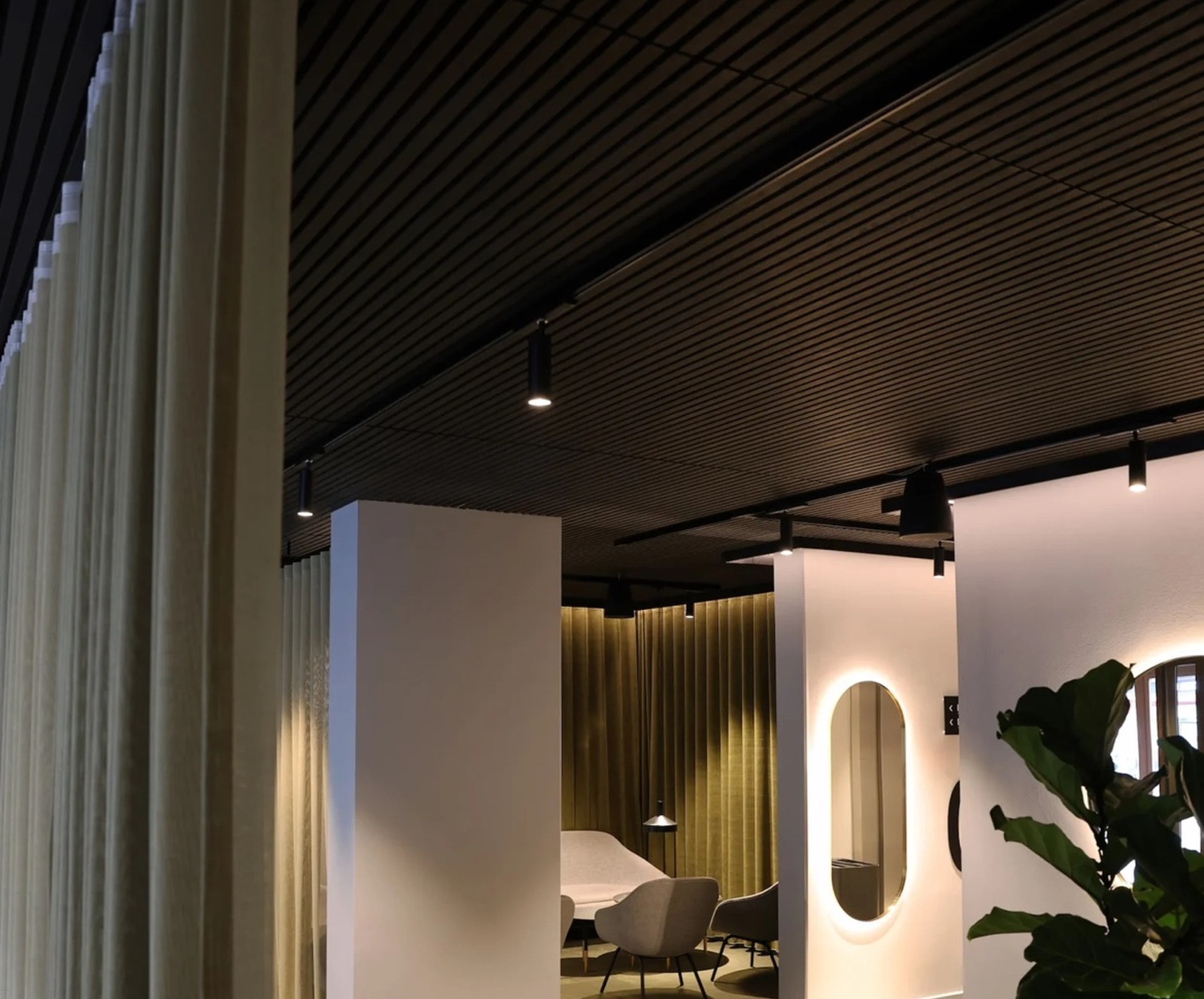 Interior_1800x1493